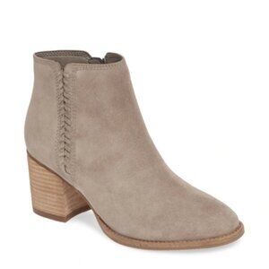 Blondo Nina Waterproof Suede Boot in Mushroom Suede